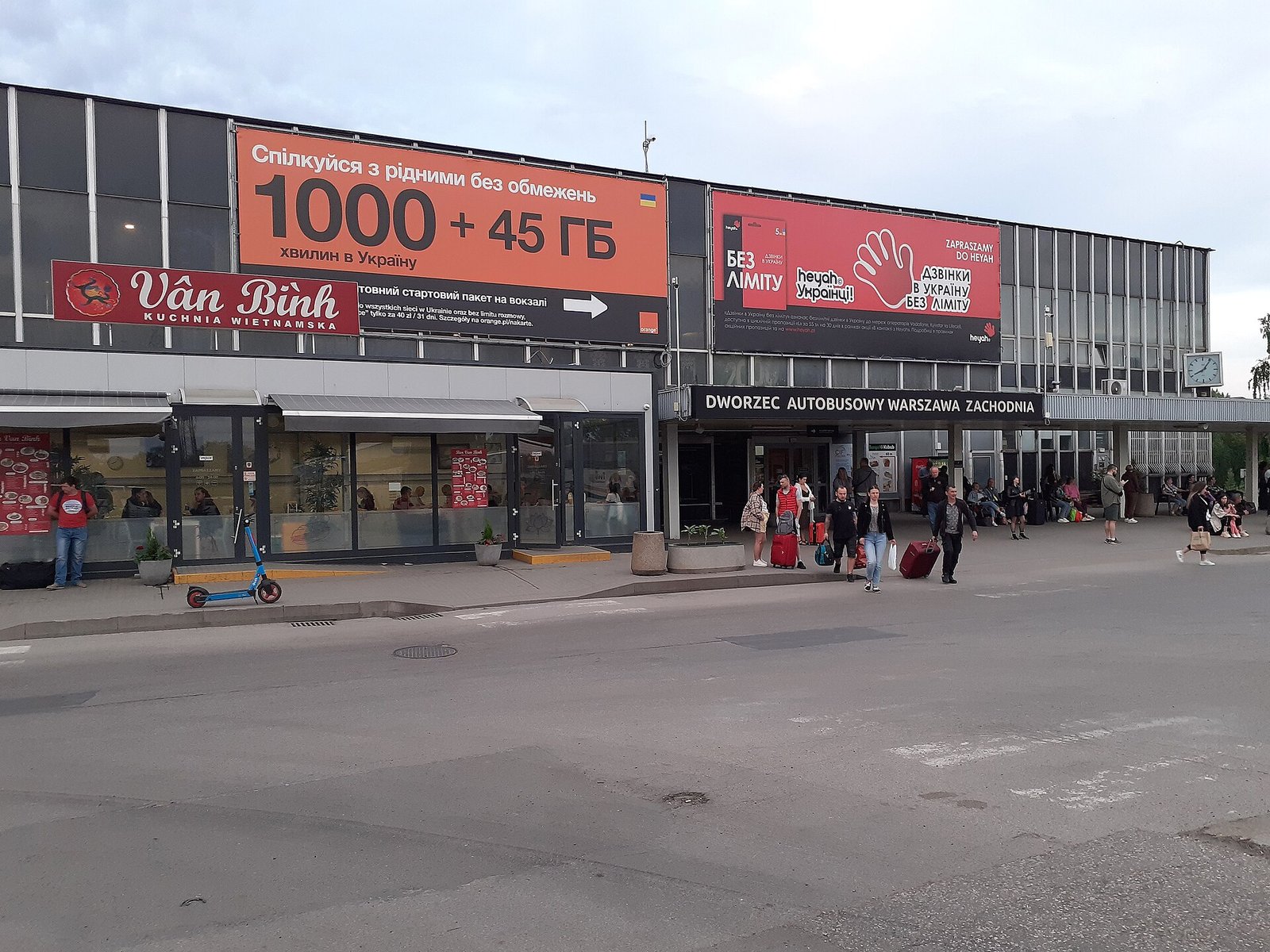 Перроны автовокзала Варшава Заходня